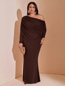 SHEIN BAE CURVE فستان طويل من الشبك المجعد باللون البنفسجي العميق للنساء ذوات الأحجام الكبيرة، فستان أنيق بكتف غير متماثل للخريف - قهوة بني - مشاهدة 4