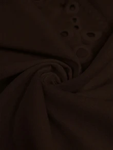Easowa Curve 大尺碼純色鏤空刺繡襯衫 - 棕色 - 查看 9