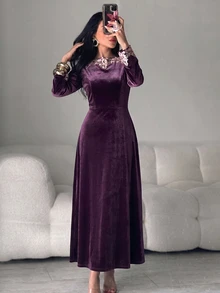 Al Najma Women's Applique Decorated Round Neck Long Sleeve Elegant Arabian Dress - Purple - View 4