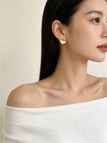 DAZY Women's Fashion Versatile Minimalist Ear Clips - Gold - View 2