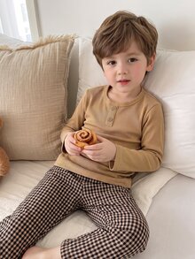 SHEIN Boys Classic Solid Khaki Ribbed Knit Pajama Set, Soft Skin-Friendly Crew Neck Long Sleeve Top & Pants, Comfy Homewear - Khaki - View 7