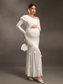 Cheriluna Maternity فستان حمل طويل الأكمام بلون المشمش مع ديكور زهري ثلاثي الأبعاد، كتف غير متماثل من الشبك، خصر مجعد، قصة ضيقة - لون مشمشي - مشاهدة 7