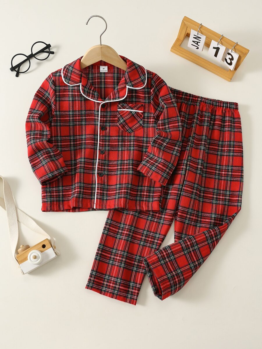 SHEIN 2件組男孩秋冬休閒復古紅格紋睡衣套裝,男孩翻領開襟衫居家服,格紋長袖褲,聖誕格紋家居服,男孩居家休閒服 - 彩色 - 查看 1