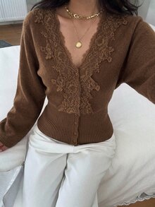 Siren Gaze 女款新款秋季蕾絲拼接V領收腰針織開襟衫，咖啡棕色，復古優雅，適合約會與日常穿搭 - 棕色 - 查看 7