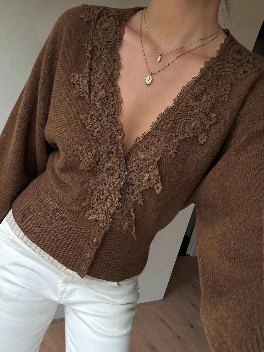 Siren Gaze 女款新款秋季蕾絲拼接V領收腰針織開襟衫,咖啡棕色,復古優雅,適合約會與日常穿搭 - 棕色 - 查看 1