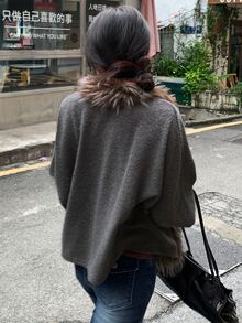 Livesso Kardigan Lengan Panjang Abu-abu Dipadukan dengan Jaket Kasual Warna Kontras Berkerah Lebar Berbulu Imitasi Cokelat untuk Musim Gugur - Grey - View 2