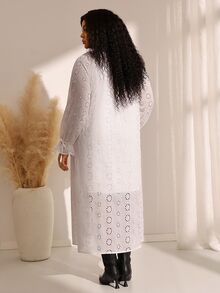 BrightlyHer Gaun Elegan Gaya Boho Ukuran Besar Warna Putih Polos dengan Bordir, Leher Bertali, Lengan Panjang, dan Hiasan Ruffle, Cocok untuk Liburan, Acara Formal, dan Konfirmasi di Musim Gugur 2026 - Putih - View 3