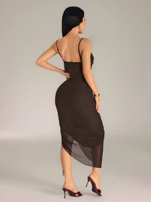 SHEIN PETITE 2026女款春夏優雅復古黑色百褶荷葉邊不對稱下擺洋裝 - 咖啡棕 - 查看 6