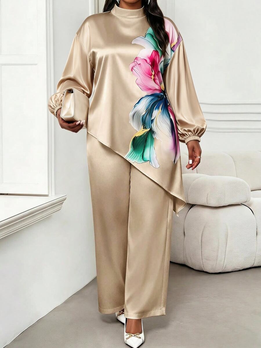 SHEIN Lady CURVE طقم من قطعتين مقاس كبير من الساتان بطبعة زهور مع ملابس علوية بحافة غير متماثلة وبنطال طويل فضفاض للخريف - الذهبي - مشاهدة 1