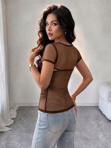 SHEIN Franclia 女款夏季網紗上衣，不對稱領口，披肩袖，金屬裝飾，透視設計，休閒度假街頭風襯衫 - 咖啡棕 - 查看 3