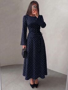 Modelyn 春秋法式通勤優雅波點收腰百褶抽繩喇叭袖長洋裝女款 - 藏蓝色 - 查看 4