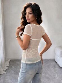 SHEIN Franclia 女款夏季網紗上衣，不對稱領口、披肩袖、金屬裝飾、透視設計，休閒度假穿搭，適合日常穿著與街頭風格 - 杏色 - 查看 3