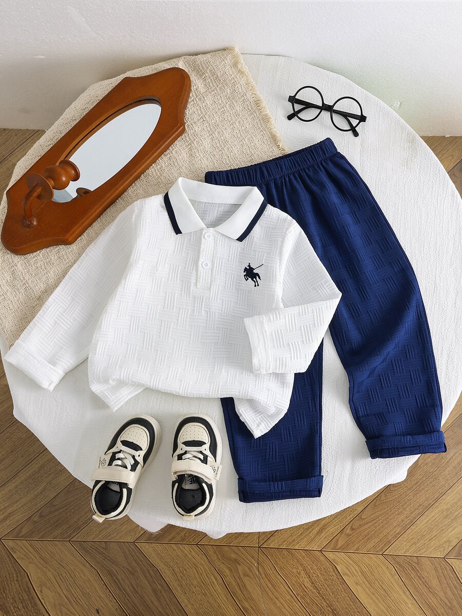 SHEIN Genkimix Kids 2件組青少年男孩套裝，舒適長袖領口 Polo T恤，胸前小馬刺繡設計，搭配海軍藍休閒長褲，鬆緊腰設計，寬鬆版型，適合秋季度假、日常外出等場合 - 白色 - 查看 1