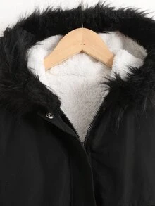 SHEIN 青少年女孩休閒街頭風黑色梭織連帽外套，人造毛飾邊、收腰設計、口袋連帽大衣，抓絨內裡加厚，適合返校季、秋冬外出與日常穿著 - 黑色 - 查看 6