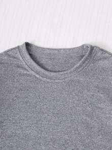 SHEIN Tween女孩3件套套裝，簡約休閒秋冬組合。立領印花短版背心搭配灰色長袖內搭層與喇叭褲，彈性內層貼身，蓬鬆背心，可單穿或疊穿，適合日常上學、外出與旅行，百搭實用 - 灰色 - 查看 6
