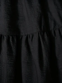 SHEIN 給小女孩的優雅之選：白色編織皺褶裙，獨特紋理，精緻細節，動感百褶，甜美優雅，外出必備 - 黑色 - 查看 5