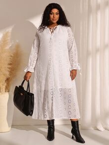 BrightlyHer Gaun Elegan Gaya Boho Ukuran Besar Warna Putih Polos dengan Bordir, Leher Bertali, Lengan Panjang, dan Hiasan Ruffle, Cocok untuk Liburan, Acara Formal, dan Konfirmasi di Musim Gugur 2026 - Putih - View 6