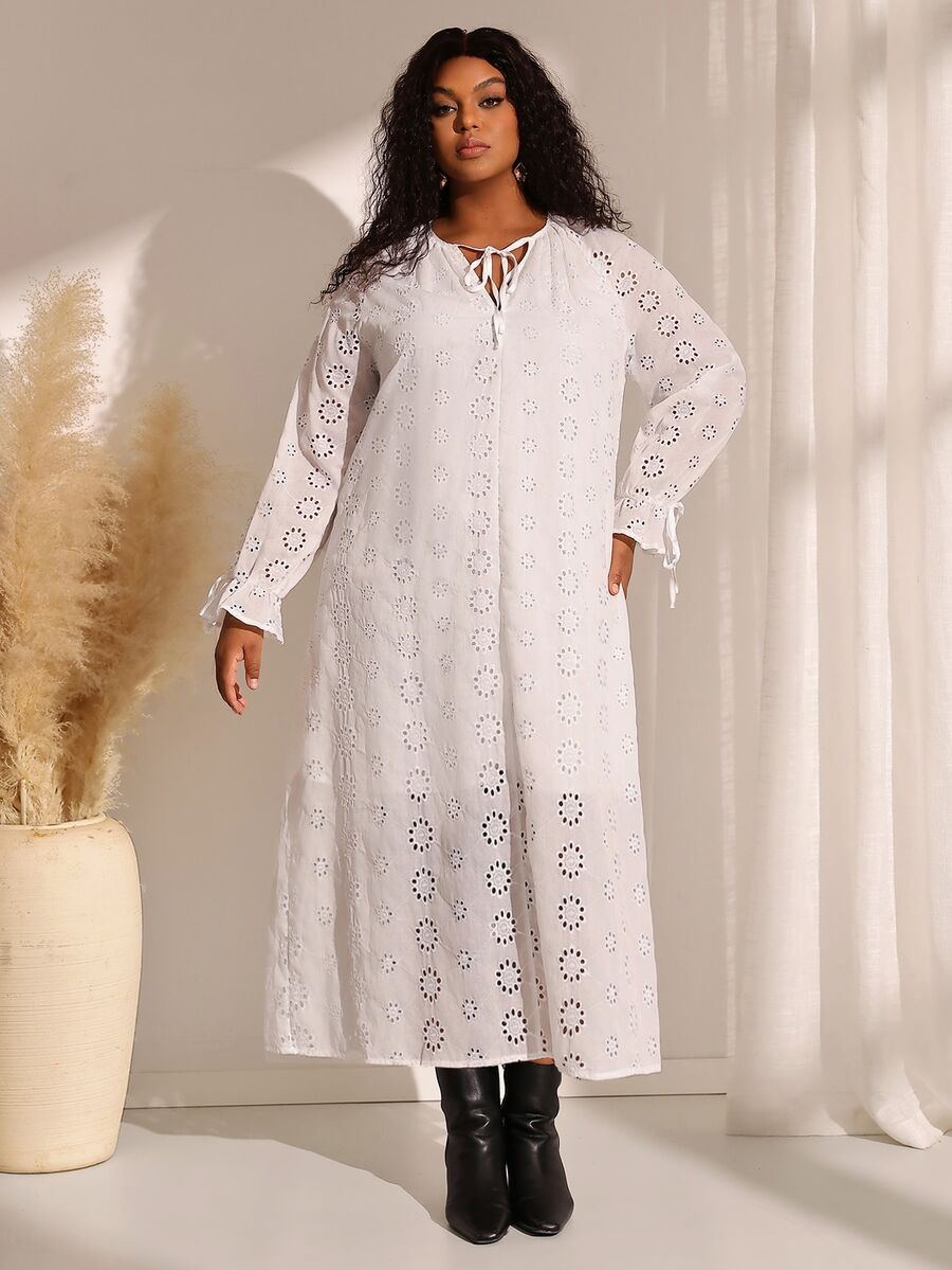BrightlyHer Gaun Elegan Gaya Boho Ukuran Besar Warna Putih Polos dengan Bordir, Leher Bertali, Lengan Panjang, dan Hiasan Ruffle, Cocok untuk Liburan, Acara Formal, dan Konfirmasi di Musim Gugur 2026 - Putih - View 1