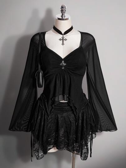 SHEIN ICON Camiseta de mujer para Halloween, negra, gótica, sexy, de encaje, con mangas acampanadas, malla, plisada y dobladillo asimétrico