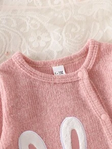 SHEIN 2件組新生女嬰連腳連身衣與帽子套裝，可愛甜美粉色兔子刺繡蝴蝶結針織熊長袖加厚秋冬毛衣連身褲 - 粉色 - 查看 7