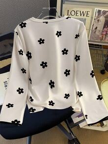 EMERY ROSE Plus Size V-Neck Long Sleeve Stretch Printed T-Shirt Blouses For Women,Black And White,Autumn,Cute,School Flower Tops V Neck Blouse - Multicolor - View 2