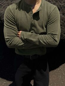 DAZY 男士紋理布料純色基礎半開襟T恤 - 軍綠色 - 查看 1