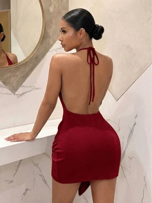 Slaydiva 夏季新款優雅派對性感度假海灘露背抓皺扭結杏色亮面冰絲女款迷你洋裝-A - 酒紅色 - 查看 5