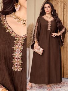 Al Najma 大尺碼女款貼花裝飾V領長袖寬鬆阿拉伯風洋裝 - 咖啡棕 - 查看 4