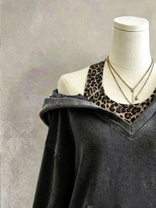 Lalippa Women's 2 Pieces Outfit Set, Dark Gray Leopard Print, Holiday Date Outfit, Women's Hooded Halter Neck Sweatshirt Set - Dark Grey - View 3
