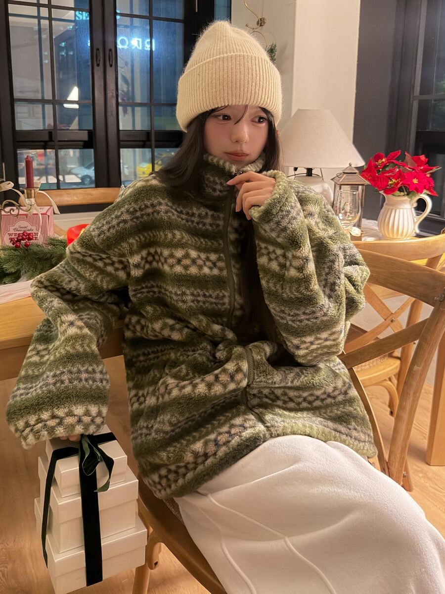 DAZY 女款領口休閒舒適長袖復古花卉圖案甜美風運動衫,秋冬款 - 橄欖綠 - 查看 1