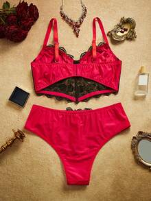 PinupPomp Women's Floral Lace Sexy Fashion Bra & Triangle Panty Set, Vintage Court Embroidery Plus Size Lingerie - Black - View 2