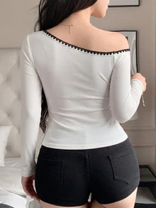 DAZY 女款拼色不對稱肩性感修身都市休閒T恤 - 白色 - 查看 2