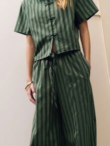 Nöista Women's Ruffled Collar Waist-Defining Printed Suit - Dark Green - View 5