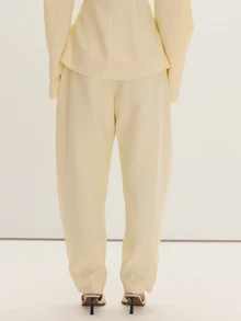 MUSEYN Cream Woven Barrel Leg Structured Suit Trousers Date Night Timeless Tailored Office New Season Fall - Beige - View 4