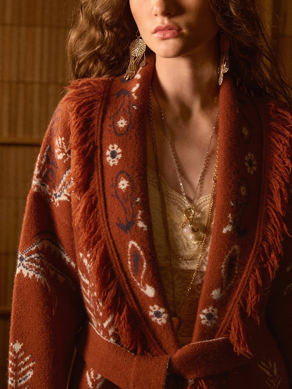 MOTF STUDIO VINTAGE JACQUARD TASSEL KNIT CARDIGAN
