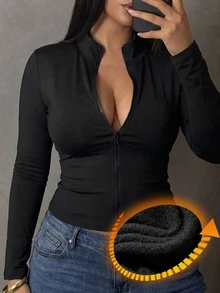 Dazy Plus 彈性修身拉鍊門襟運動休閒短版短袖大尺碼女款T恤，春夏款 - 黑色 - 查看 1