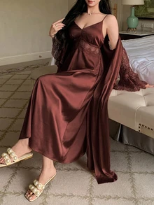 DAZY 夏季浪漫法式優雅緞面蕾絲拼接吊帶裙與晨袍套裝 女款睡衣 - 棕色 - 查看 5