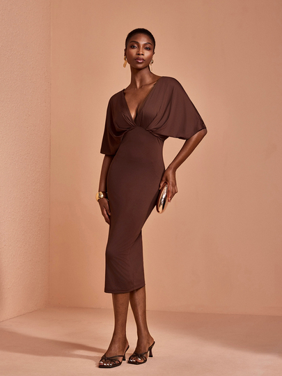 Glamance Vestido de longitud media ajustado con cuello en V, mangas de murciélago y alta elasticidad en color marrón, elegante, maduro, casual, sexy para salidas, trabajo, oficina, uso diario, reuniones, fiestas, cumpleaños, vacaciones, viajes al Medio Oriente, playa, bodas, dama de honor, cócteles, estilo bohemio, Halloween, regreso a clases, Día de la Independencia