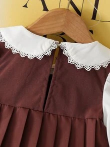 Elladie kids 女童復古蕾絲領襯衫與百褶背心裙套裝，學院風校園風格 - 咖啡棕 - 查看 5