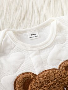 SHEIN 2件組新生兒男嬰連身包屁衣，白色可愛愛心提花泰迪熊毛絨貼布繡長袖款，生日派對秋季風格附護耳帽套裝 - 白色 - 查看 6