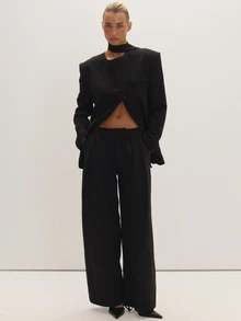 MUSEYN Black Woven Pleated Suit Trousers Timeless Date Night Tailored Office New Season Fall - Black - View 1