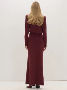 MUSEYN Burgundy Jersey Shoulder Pad Ruched Maxi Dress Timeless Date Night New Season Fall - Red - View 4