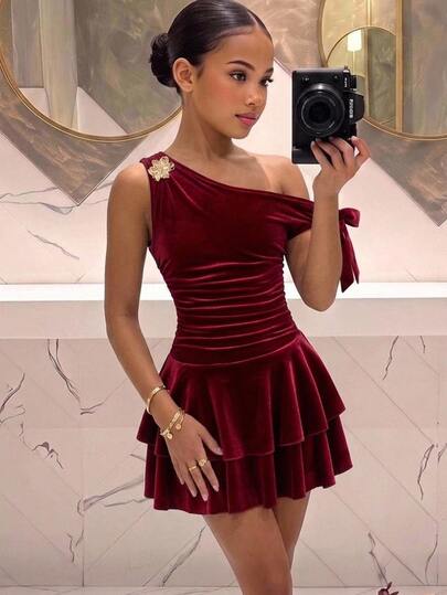 Girlism Tween Girls Dresses Burgundy Velvet Cold Shoulder Asymmetric Neckline Metal Rose Decor Ruched Tiered Dress, Elegant Princess, Formal Wear, Sibling Outfit, Party Dress, Christmas