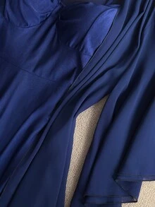 Grovea Set 2 Potongan Gaun Kamisol Satin Rajut Ukuran Besar dengan Kardigan Panjang Chiffon Sedikit Transparan untuk Musim Gugur - Navy Blue - View 3