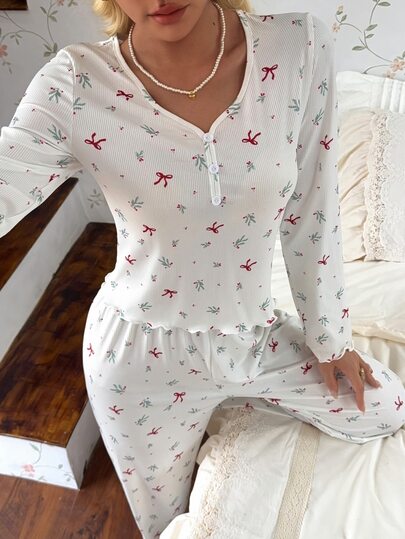 CottageSlumber Conjunto de pijama de punto de manga larga con cuello en V, decoración de botones, estampado de cerezas y lazos navideños para mujer