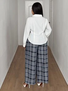 SHEIN CURVE+ 大尺碼女款法式領格紋印花 2 合 1 上衣與長褲套裝 秋季 - 彩色 - 查看 2