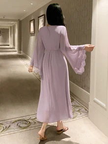 DAZY 女款蕾絲拼接V領七分袖收腰長洋裝睡袍 秋季 - 淡紫色 - 查看 2