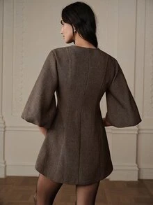 BELROSIE 修身A字版型人字紋粗花呢洋裝，金色鈕扣、3/4喇叭袖、圓領，優雅復古商務休閒棕色洋裝，感恩節穿搭 - 棕色 - 查看 6