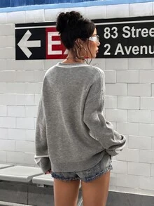 SHEIN HypeZone 極簡學院風街頭女款秋季灰色V領字母長袖寬鬆針織毛衣上衣，日常校園穿搭 - 灰色 - 查看 2