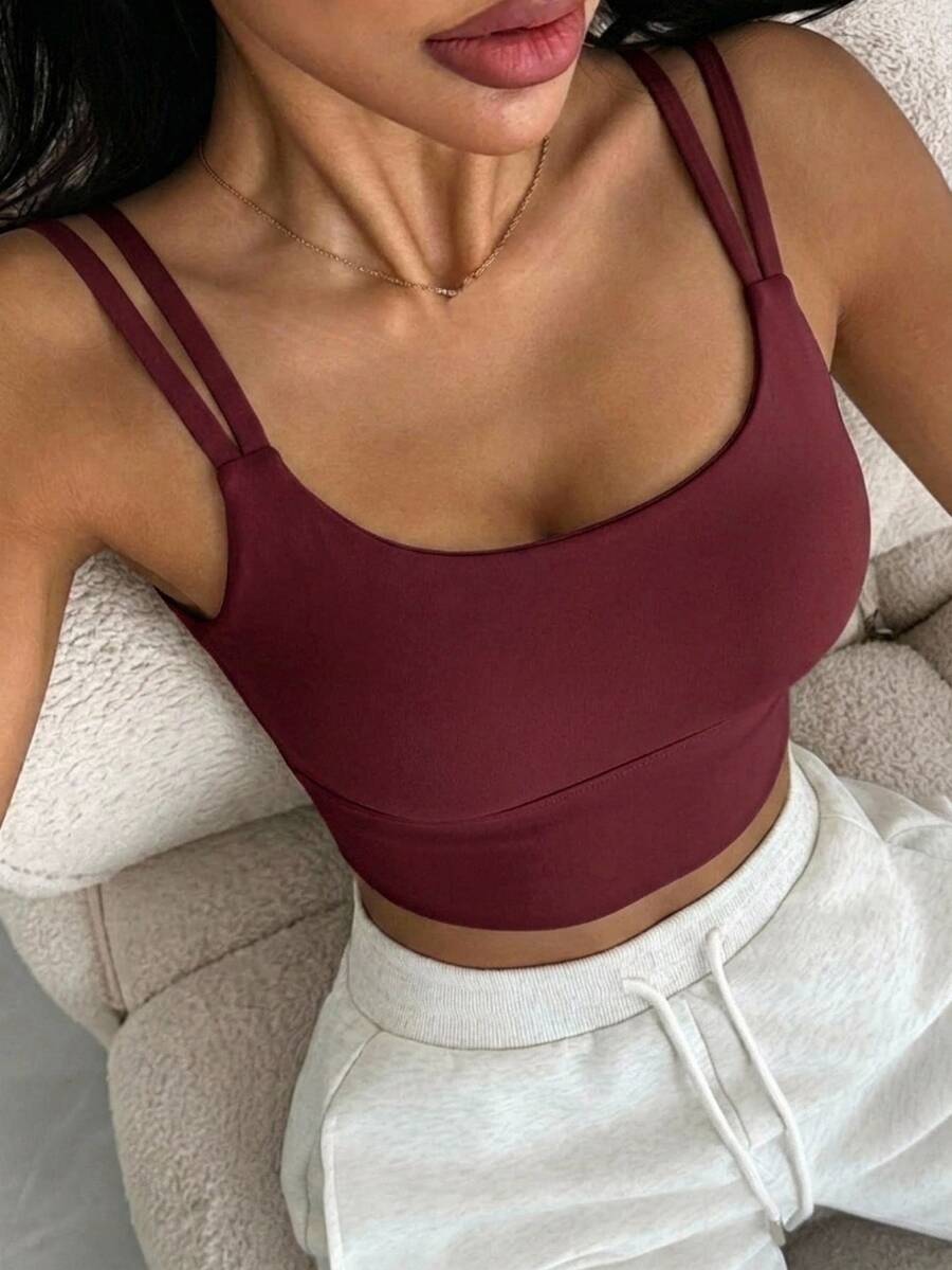 DAZY حمالة صدر رياضية بتصميم بسيط بلون موحد قابلة للارتداء للنساء - عنابي اللون - مشاهدة 1